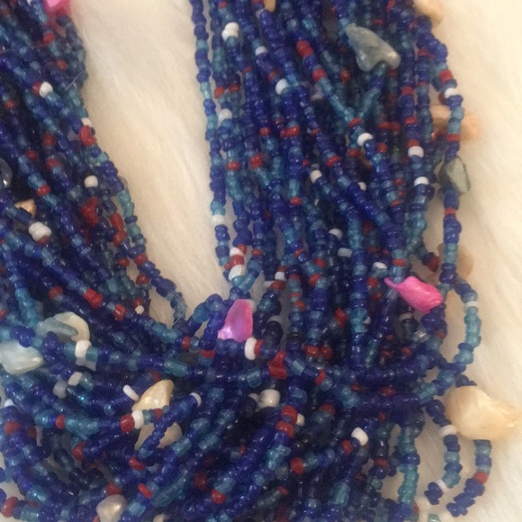 Beaded necklace - Picture 2 of 4
